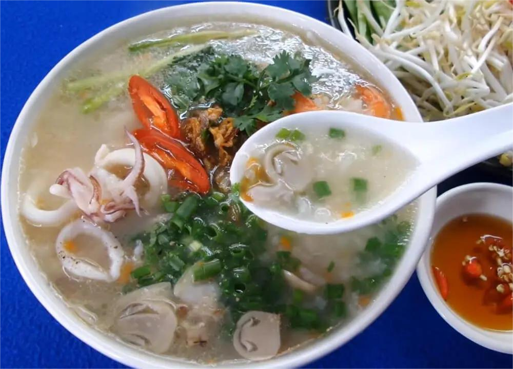 Cháo hải sản đặc biệt thơm ngon bán tại quận 1 TPHCM